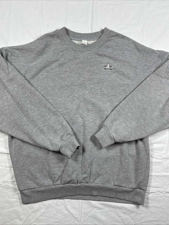 ALO Yoga Tops - ALO Yoga Woman’s Light Gray Crewneck Sweatshirt
